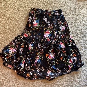 A new day patterned knee length size small skirt